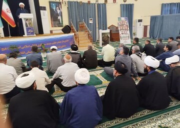 امت اسلامی در برابر دسیسه‌های دشمنان هوشیار باشد