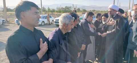 تصاویر / اقامه نماز میت بر پیکر مرحوم حجت الاسلام آقا میری توسط نماینده ولی فقیه در استان همدان