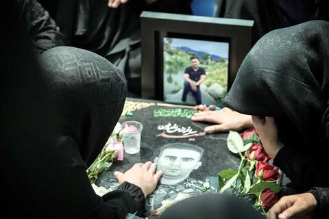 تصاویر مراسم اربعین شهدای جنگ ۱۲ روزه در خرم آباد