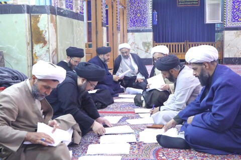 تصاویر/ آزمون ورودی حوزه های علمیه در استان یزد برگزار شد