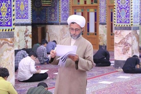 تصاویر/ آزمون ورودی حوزه های علمیه در استان یزد برگزار شد