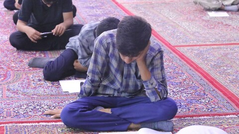 تصاویر/ آزمون ورودی حوزه های علمیه در استان یزد برگزار شد