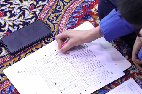 تصاویر/ آزمون ورودی حوزه های علمیه در استان یزد برگزار شد