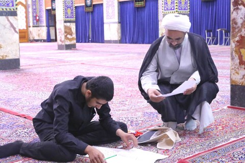 تصاویر/ آزمون ورودی حوزه های علمیه در استان یزد برگزار شد