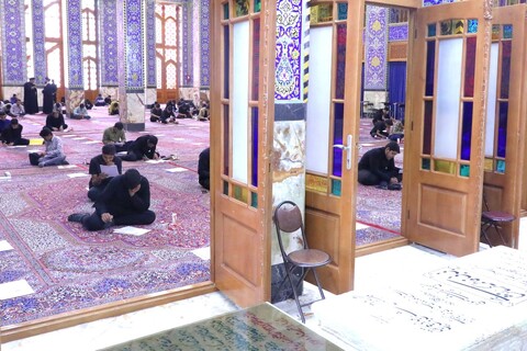 تصاویر/ آزمون ورودی حوزه های علمیه در استان یزد برگزار شد