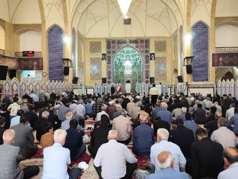 تصاویر/ نماز جمعه و راهپیمایی شهر بم