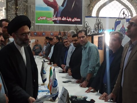 تصاویر/ نمازعبادی سیاسی جمعه کاشان