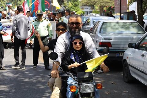 تصاویر مربوط به نماز جمعه ساری و راهپیمایی جمعه خشم و نصر