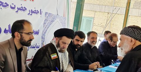 تصاویر میز خدمت اعضای اقامه نماز جمعه خرم آباد