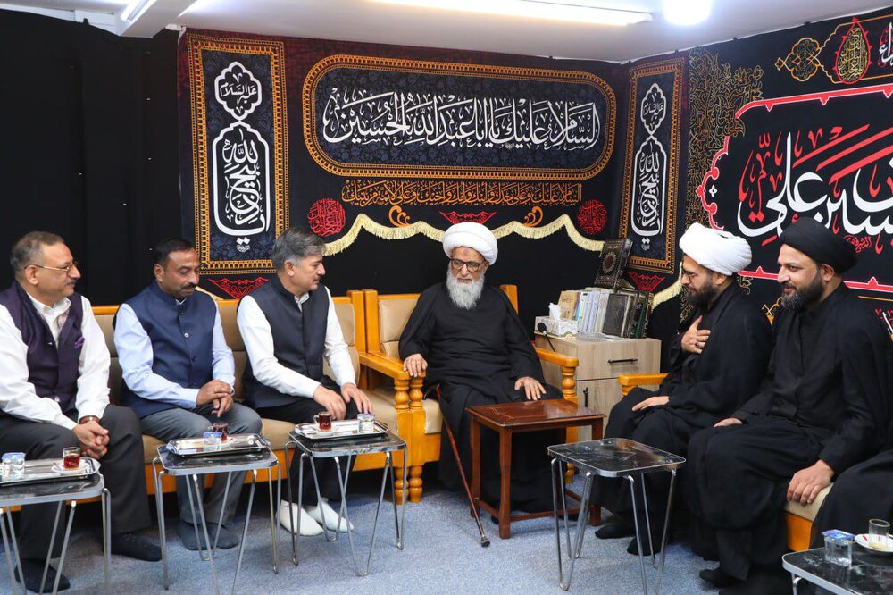 हज़रत आयतुल्लाहिल उज़्मा हाज हाफ़िज़ बशीर हुसैन नजफ़ी से भारत के बग़दाद स्थित दूतावास के प्रतिनिधिमंडल की मुलाक़ात