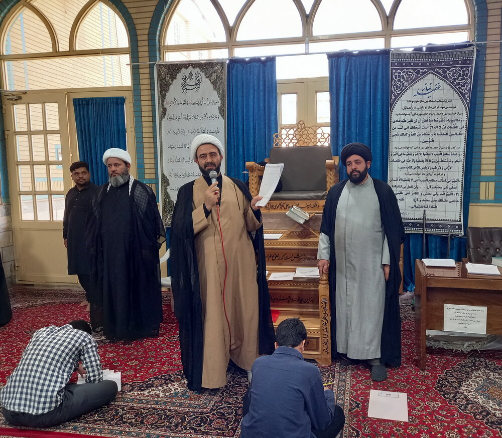 آزمون ورودی مدارس علمیه کاشان برگزار شد