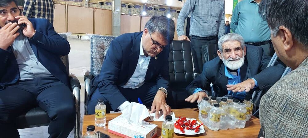 برگزاری میز خدمت به مناسبت سالروز اولین نماز جمعه کشور