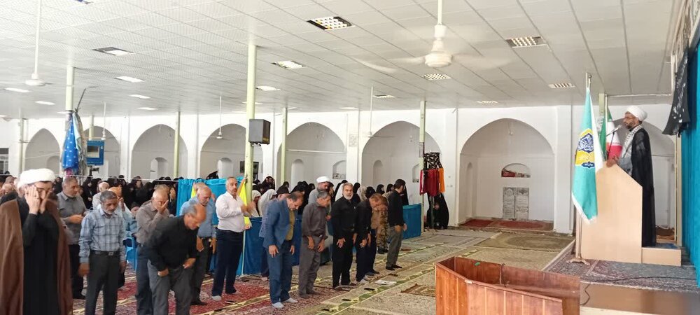 تصاویر/ نمازجمعه و راهپیمایی در شهر یزدان‌آباد