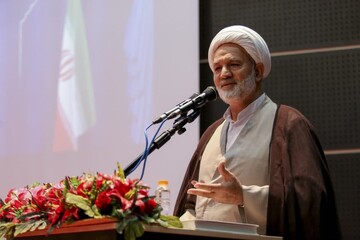 زیارت اربعین، رسانه‌ای جهانی برای معرفی امام حسین(ع) است