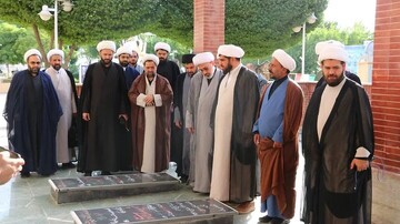 ادای احترام معاونان استان‌های تلفیقی سازمان تبلیغات اسلامی به شهدا