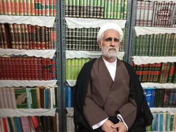 جاذبه و دافعه راه حسینی(ع) تبیین شود