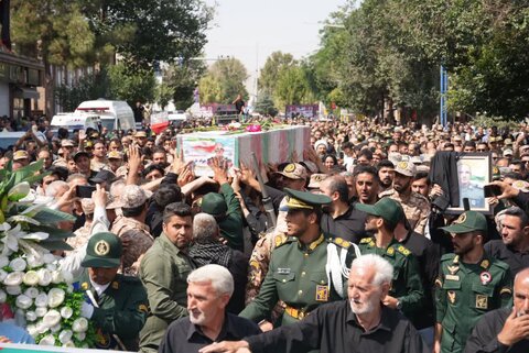 تصاویر/ تشییع پیکر مطهر شهید جواد نارنجی در ارومیه