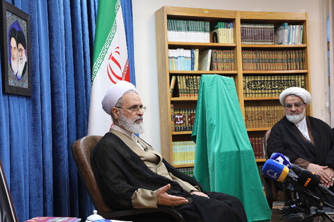 تصاویر/  نشست خبري رونمایی از پوستر فراخوان مقالات کنگره علمی و بین‌المللی امناءالرسل