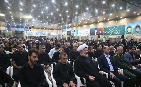 تصاویر/ وداع مردم خورموج با پیکر شهید ایمان قایدی