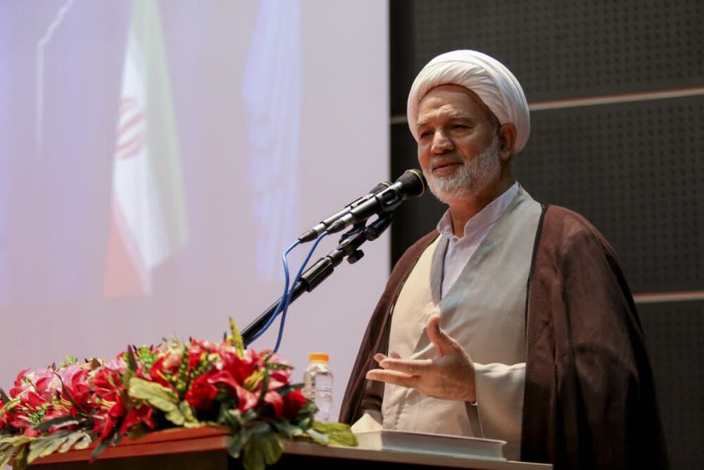 زیارت اربعین، رسانه‌ای جهانی برای معرفی امام حسین(ع) است