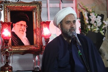 راه مقابله با فرهنگ غربی ترویج فرهنگ ایثار و شهادت است