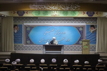 تصاویر/ آیین افتتاحیه دوره میثاق طلبگی حوزه علمیه آذربایجان غربی