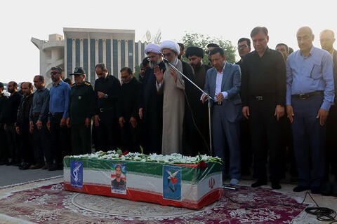 تصاویر/ تشییع شهید ایمان قائدی در بوشهر
