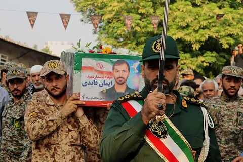 تصاویر/ تشییع شهید ایمان قائدی در بوشهر