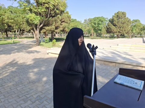 تصاویر/ادای احترام نماینده ولی فقیه و ائمه جمعه منطقه کاشان  به مقام شامخ شهدا