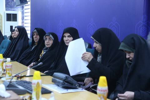 تصاویر /برگزاری جلسه توجیهی خادمین خواهر موکب حضرت سیدالشهداء (ع) اوقاف قزوین