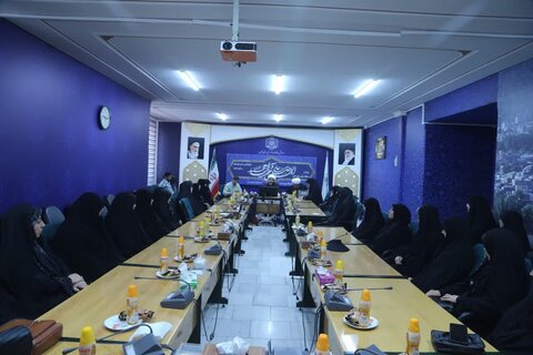 تصاویر /برگزاری جلسه توجیهی خادمین خواهر موکب حضرت سیدالشهداء (ع) اوقاف قزوین