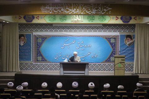 تصاویر/ آیین افتتاحیه دوره میثاق طلبگی حوزه علمیه آذربایجان غربی