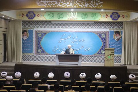تصاویر/ آیین افتتاحیه دوره میثاق طلبگی حوزه علمیه آذربایجان غربی
