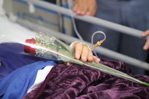 عیادت نماینده مقام معظم رهبری در سیستان و بلوچستان از مجروحان حادثه تروریستی