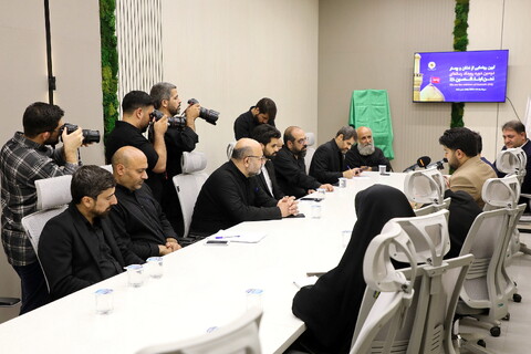 تصاویر/ مراسم رونمایی از نشان ویژه و پوستر دومین رویداد بین المللی نحن ابناء الحسین(ع)