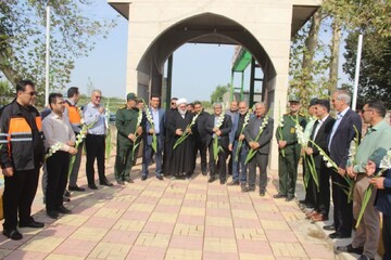 تصاویر/ غبار روبی مزار شهدای میاندوآب به مناسبت هفته نماز جمعه