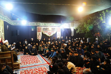 تصاویر / مراسم عزاداری سالار شهیدان در دهه اول ماه صفر در بیت مرحوم آیت الله شاه آبادی (ره)