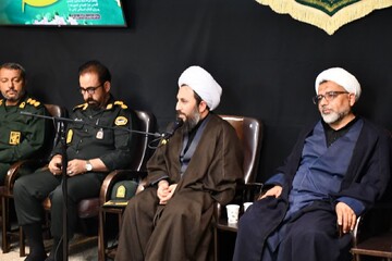 تصاویر/ نشست صمیمی امام جمعه شهرستان خوی با خادمین نماز جمعه