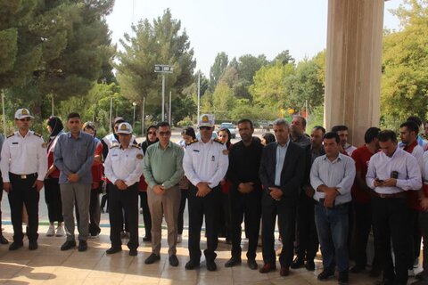 تصاویر/ غبار روبی مزار شهدای میاندوآب به مناسبت هفته نماز جمعه