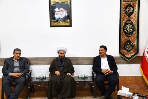 تصاویر/ دیدار اعضای شورای اسلامی و شهردار شهر خوی با امام جمعه شهرستان