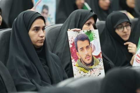 تصاویر مراسم اربعین ۸۶ شهید لرستانی جنگ تحمیلی رژیم صهیونیستی در خرم آباد