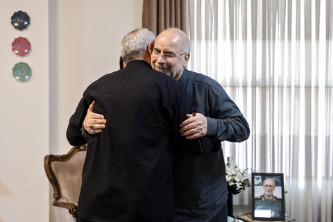 تصاویر/ حضور قالیباف در منزل سرلشکر شهید غلامرضا محرابی