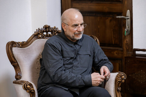 تصاویر/ حضور قالیباف در منزل سرلشکر شهید غلامرضا محرابی