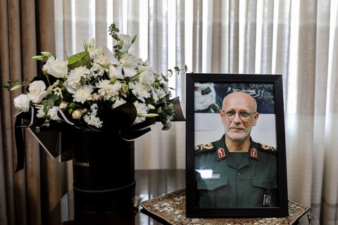 تصاویر/ حضور قالیباف در منزل سرلشکر شهید غلامرضا محرابی