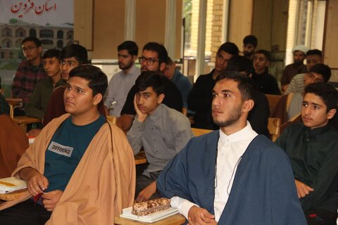 تصاویر / دوره میثاق طلبگی حوزه علمیه استان قزوین برگزارشد