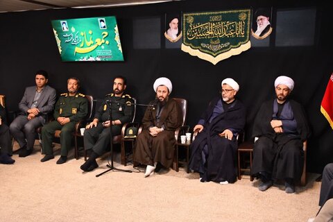 تصاویر/ نشست صمیمی امام جمعه شهرستان خوی با خادمین نماز جمعه