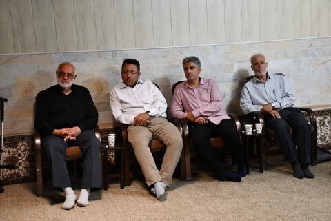 تصاویر/ نشست صمیمی امام جمعه شهرستان خوی با خادمین نماز جمعه