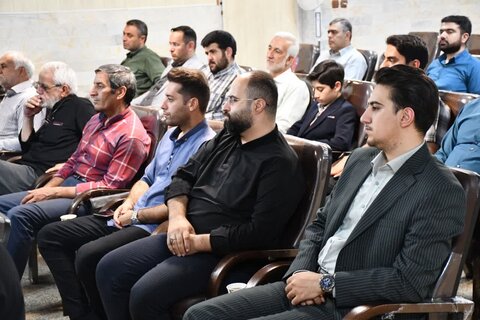 تصاویر/ نشست صمیمی امام جمعه شهرستان خوی با خادمین نماز جمعه