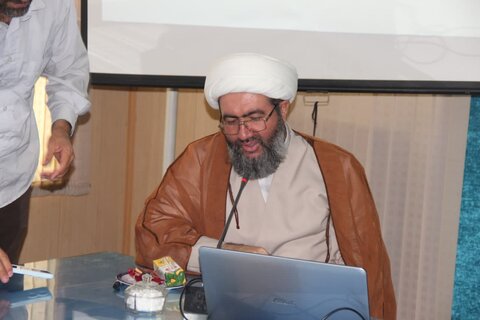 تصاویر / جلسه نشست   بیان احکام در مرکز پاسخگویی به سوالات شرعی حوزه علمیه قزوین