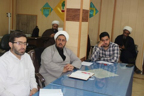 تصاویر / جلسه نشست   بیان احکام در مرکز پاسخگویی به سوالات شرعی حوزه علمیه قزوین